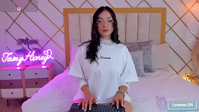 Snapshot of TamyHoney chatting on September 11, 11:27 pm TamyHoney online show from September 11, 11:27 pm