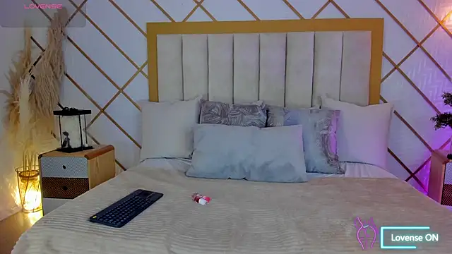 Snapshot of TamyHoney chatting on October 8, 11:35 pm TamyHoney online show from October 8, 11:35 pm