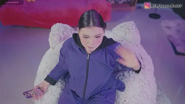 sensualkattt online show from November 6, 1:23 pm