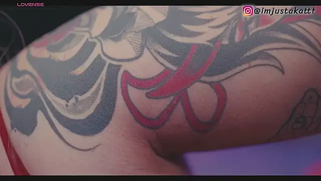sensualkattt online show from May 26, 11:34 pm
