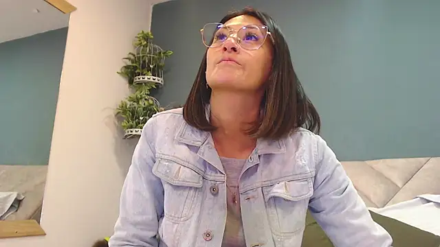 SharisWillian online show from December 15, 3:44 am