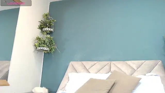 Snapshot of SharisWillian chatting on June 25, 3:39 am SharisWillian online show from June 25, 3:39 am