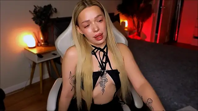 Lily Yin online show from February 23, 5:49 am