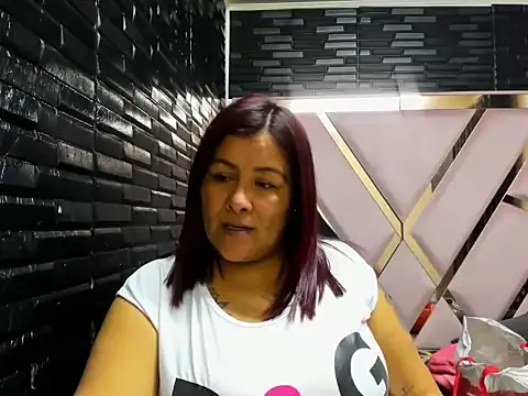 DaianaLutz online show from December 22, 2:25 pm