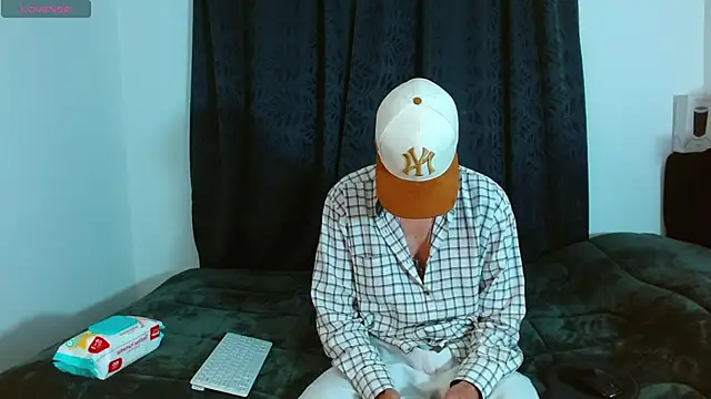 Bastiaan 28 online show from December 4, 12:31 am