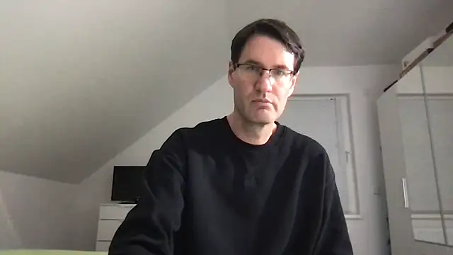 Snapshot of zxzx_cam1 chatting on December 2, 4:53 pm zxzx cam1 online show from December 2, 4:53 pm