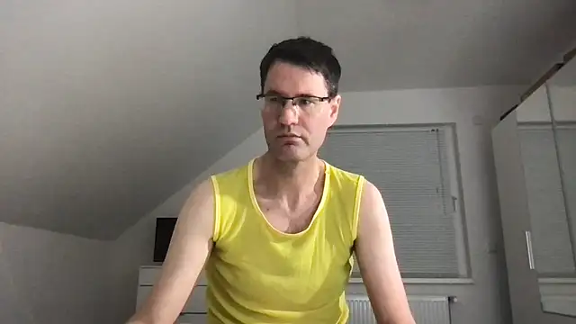 Snapshot of zxzx_cam1 chatting on December 24, 11:55 pm zxzx cam1 online show from December 24, 11:55 pm