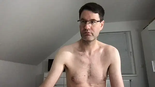 Snapshot of zxzx_cam1 chatting on December 28, 1:39 am zxzx cam1 online show from December 28, 1:39 am