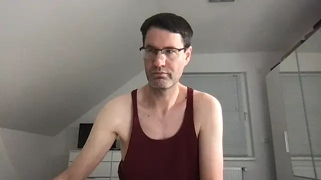 Snapshot of zxzx_cam1 chatting on January 10, 11:08 pm zxzx cam1 online show from January 10, 11:08 pm