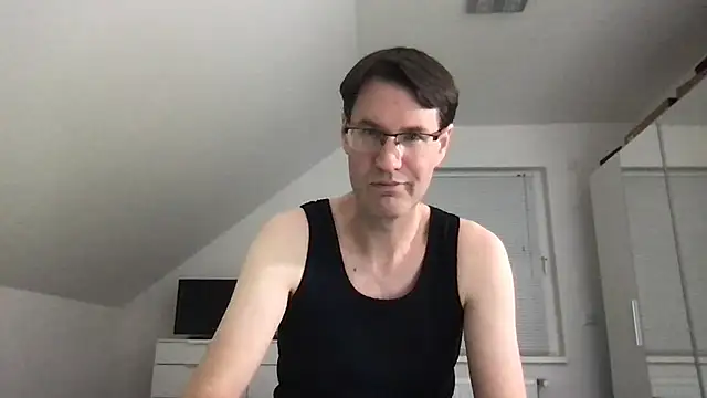 Snapshot of zxzx_cam1 chatting on March 14, 4:30 pm zxzx cam1 online show from March 14, 4:30 pm