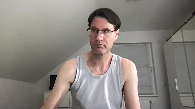 Snapshot of zxzx_cam1 chatting on March 21, 4:40 pm zxzx cam1 online show from March 21, 4:40 pm