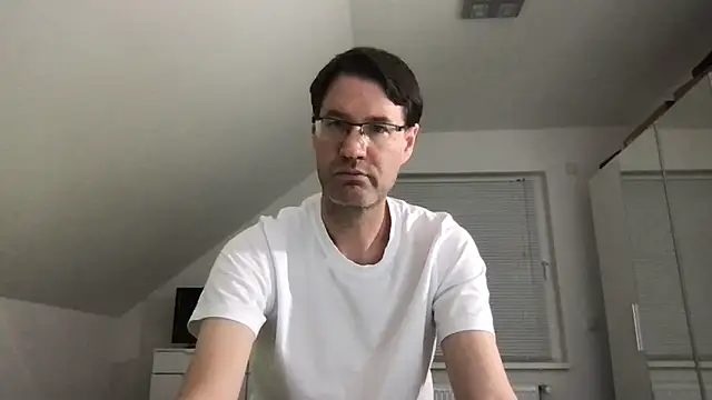 Snapshot of zxzx_cam1 chatting on March 22, 4:04 pm zxzx cam1 online show from March 22, 4:04 pm