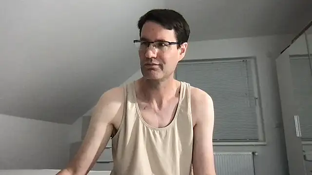 Snapshot of zxzx_cam1 chatting on September 9, 3:55 pm zxzx cam1 online show from September 9, 3:55 pm