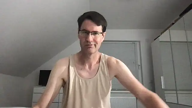 Snapshot of zxzx_cam1 chatting on September 10, 2:50 pm zxzx cam1 online show from September 10, 2:50 pm