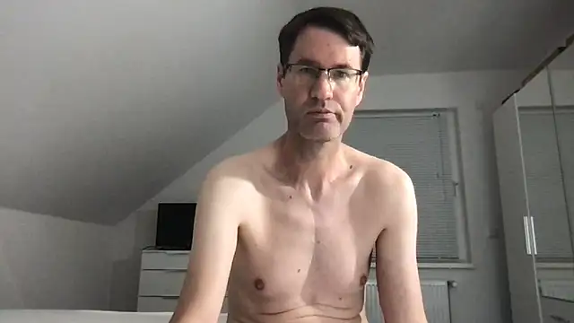 Snapshot of zxzx_cam1 chatting on September 12, 3:23 pm zxzx cam1 online show from September 12, 3:23 pm