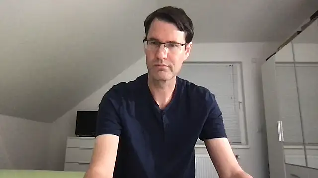 Snapshot of zxzx_cam1 chatting on September 27, 9:53 pm zxzx cam1 online show from September 27, 9:53 pm