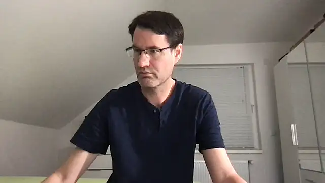 Snapshot of zxzx_cam1 chatting on September 28, 9:09 pm zxzx cam1 online show from September 28, 9:09 pm