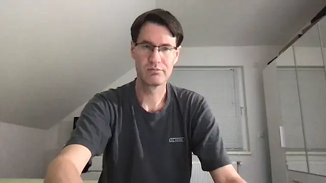 Snapshot of zxzx_cam1 chatting on October 20, 7:36 pm zxzx cam1 online show from October 20, 7:36 pm