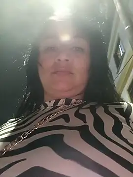 alondraabrown online show from June 15, 2:03 am