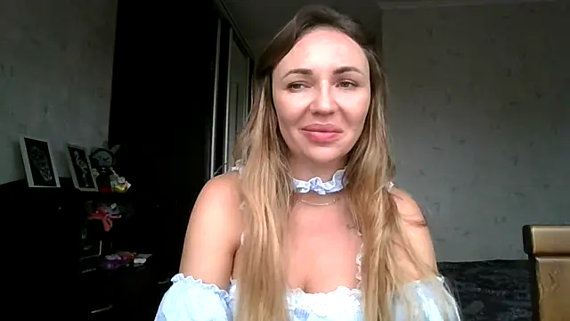 AngelinaLove28 online show from November 11, 7:30 am