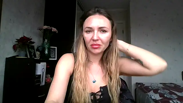 Snapshot of AngelinaLove28 chatting on December 18, 7:47 am AngelinaLove28 online show from December 18, 7:47 am