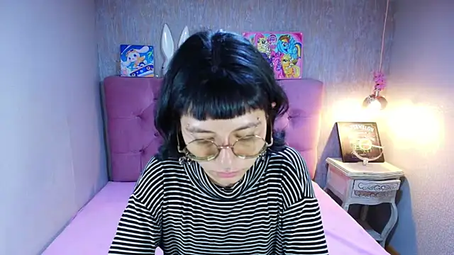 Snapshot of charlottemoonxz chatting on May 13, 6:27 pm charlottemoonxz online show from May 13, 6:27 pm