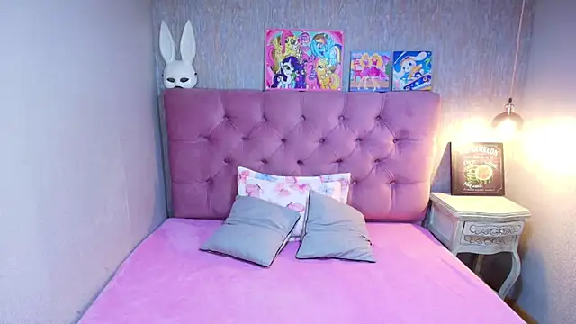 charlottemoonxz online show from June 19, 6:01 pm