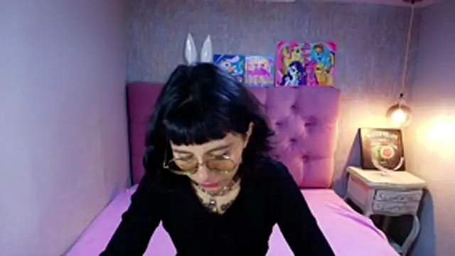 charlottemoonxz online show from July 28, 5:23 pm