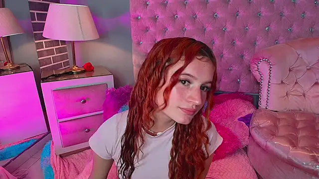 AdelaineBest online show from October 25, 5:15 am