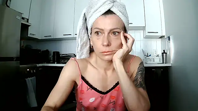 Snapshot of anechka1 chatting on June 24, 1:21 pm anechka1 online show from June 24, 1:21 pm