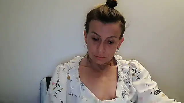 Snapshot of anechka1 chatting on July 13, 12:57 am anechka1 online show from July 13, 12:57 am