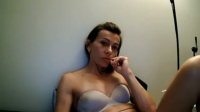 Snapshot of anechka1 chatting on July 18, 1:10 am anechka1 online show from July 18, 1:10 am