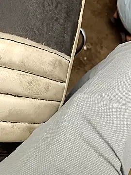 Snapshot of RajMHGayTraveler chatting on October 22, 6:02 am RajMHGayTraveler online show from October 22, 6:02 am