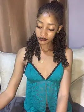 Snapshot of GoddessVee chatting on December 5, 11:07 pm GoddessVee online show from December 5, 11:07 pm