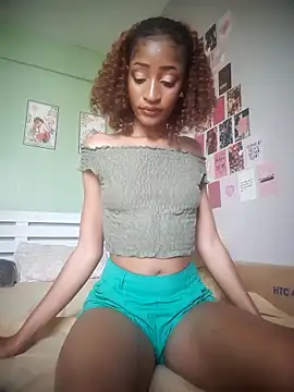 Snapshot of GoddessVee chatting on November 2, 8:39 am GoddessVee online show from November 2, 8:39 am