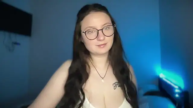 Snapshot of LocaAlis chatting on October 3, 7:16 am LocaAlis online show from October 3, 7:16 am