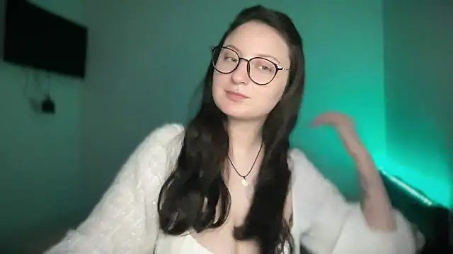 Snapshot of LocaAlis chatting on October 23, 3:44 pm LocaAlis online show from October 23, 3:44 pm