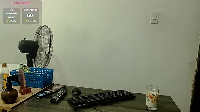 Snapshot of bubis_laru53 chatting on September 13, 7:52 am bubis laru53 online show from September 13, 7:52 am