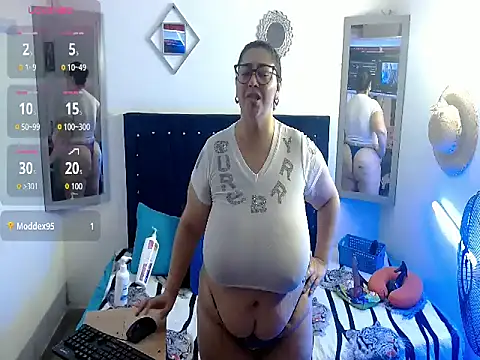 Snapshot of bubis_laru53 chatting on October 28, 8:22 pm bubis laru53 online show from October 28, 8:22 pm