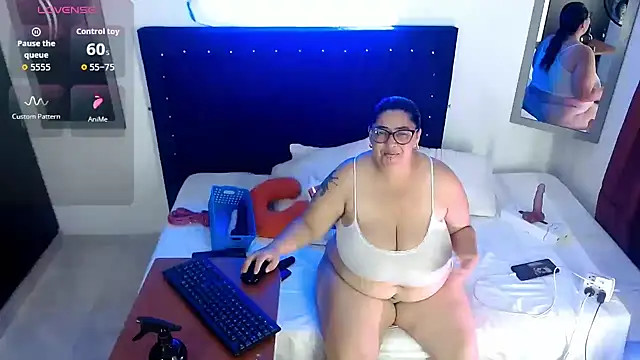 Snapshot of bubis_laru53 chatting on July 18, 4:55 pm bubis laru53 online show from July 18, 4:55 pm