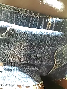 Snapshot of julietunderwoood chatting on December 1, 3:44 am julietunderwoood online show from December 1, 3:44 am