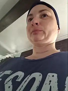 MilfyMrsRobinson online show from June 14, 1:46 pm