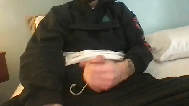 Snapshot of Cheese376 chatting on February 2, 7:25 pm Cheese376 online show from February 2, 7:25 pm
