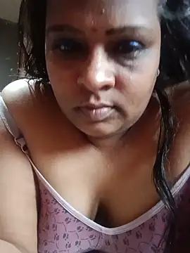Snapshot of Love_Jenny chatting on May 24, 5:01 am Love Jenny online show from May 24, 5:01 am