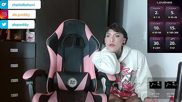 charlotbelucci  online show from November 27, 8:38 am