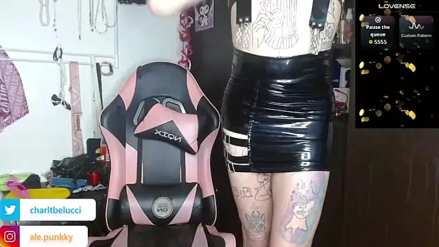 charlotbelucci  online show from February 12, 11:33 pm