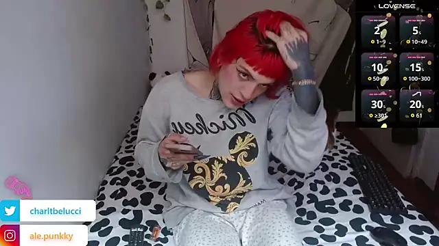 Snapshot of charlotbelucci_ chatting on May 17, 1:18 pm charlotbelucci online show from May 17, 1:18 pm