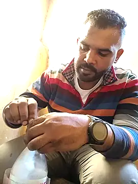 Snapshot of ListedLoin chatting on January 6, 1:19 pm ListedLoin online show from January 6, 1:19 pm