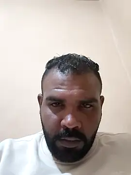 Snapshot of ListedLoin chatting on May 20, 8:15 pm ListedLoin online show from May 20, 8:15 pm