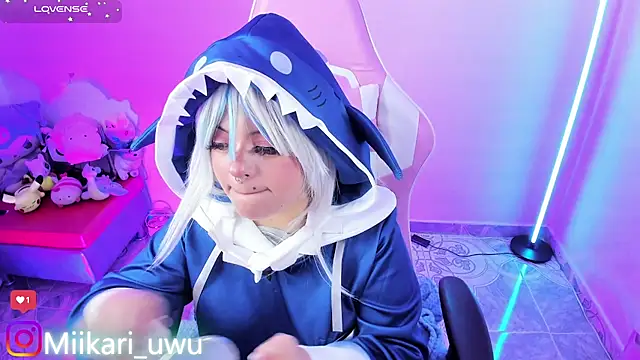 Snapshot of Ahri_Elderwood chatting on December 16, 4:06 am Ahri Elderwood online show from December 16, 4:06 am